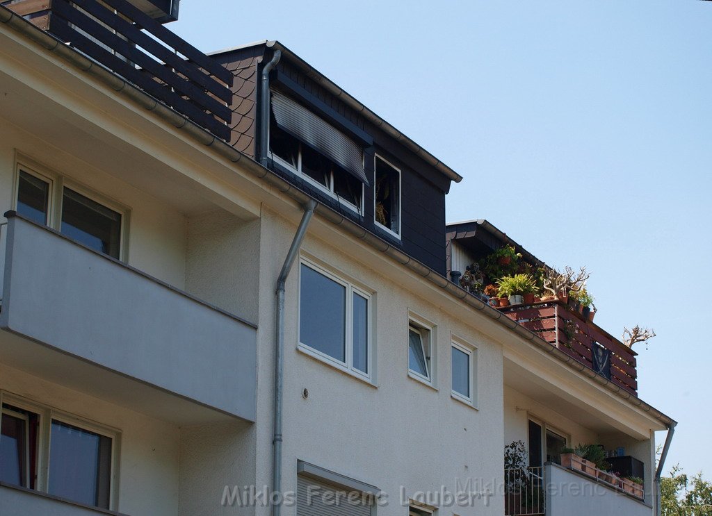 Mark Medlock s Dachwohnung ausgebrannt Koeln Porz Wahn Rolandstr P41.JPG